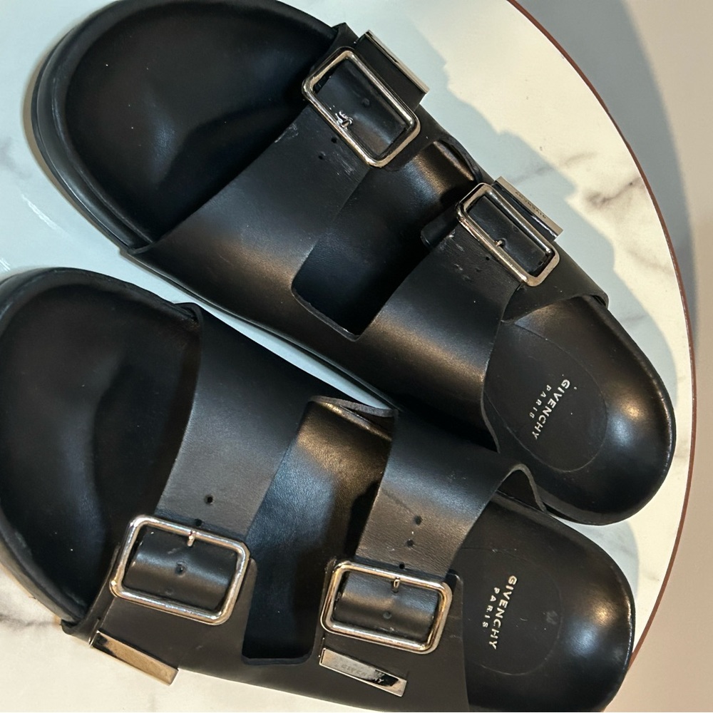 Used Givenchy slides. Black. Size 40